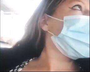 Tetas en taxi